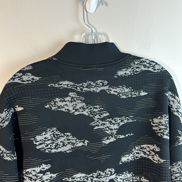 GYMSHARK Adapt Black & White Camo Seamless Track Jacket Size L - Picture 9 of 16